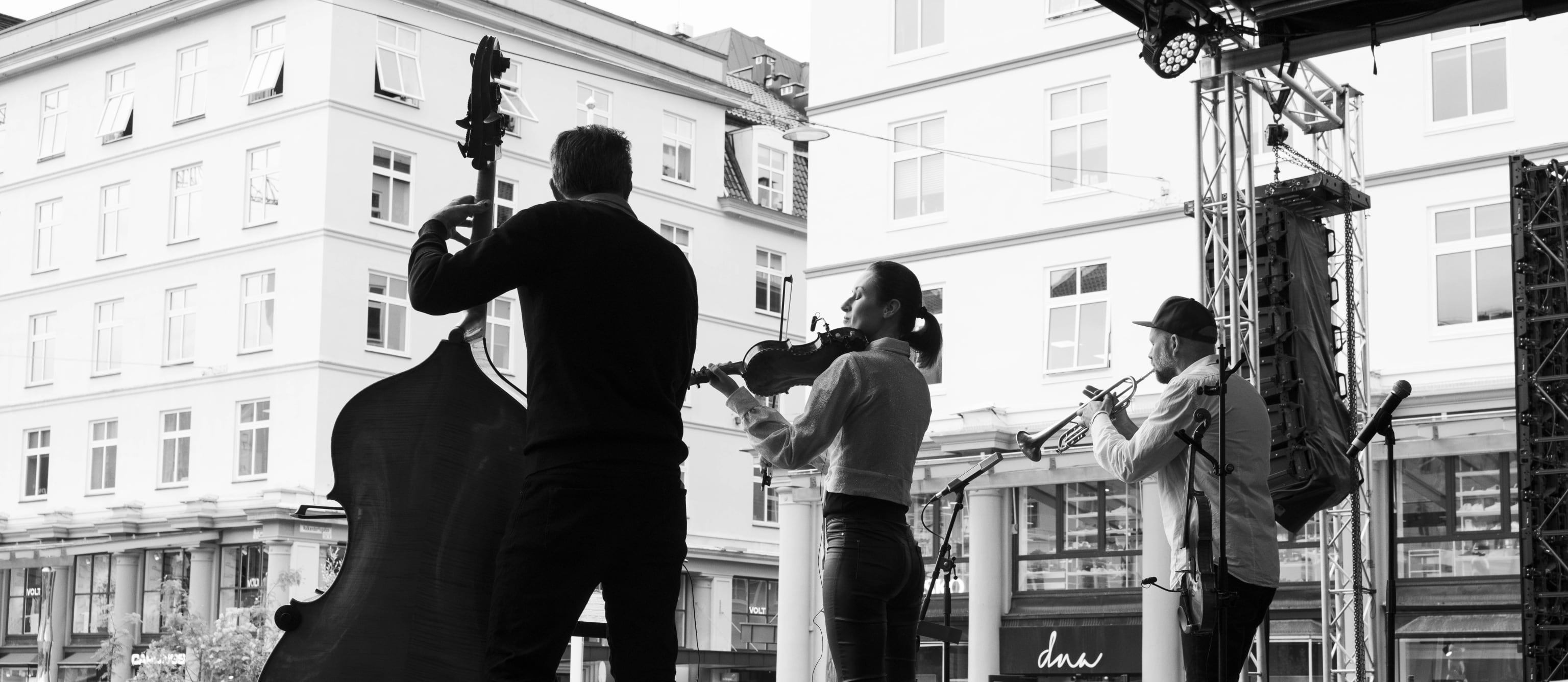 Ragnhild Hemsing, Mathias Eick & Mats Eilertsen. Foto: Thor Brødreskift